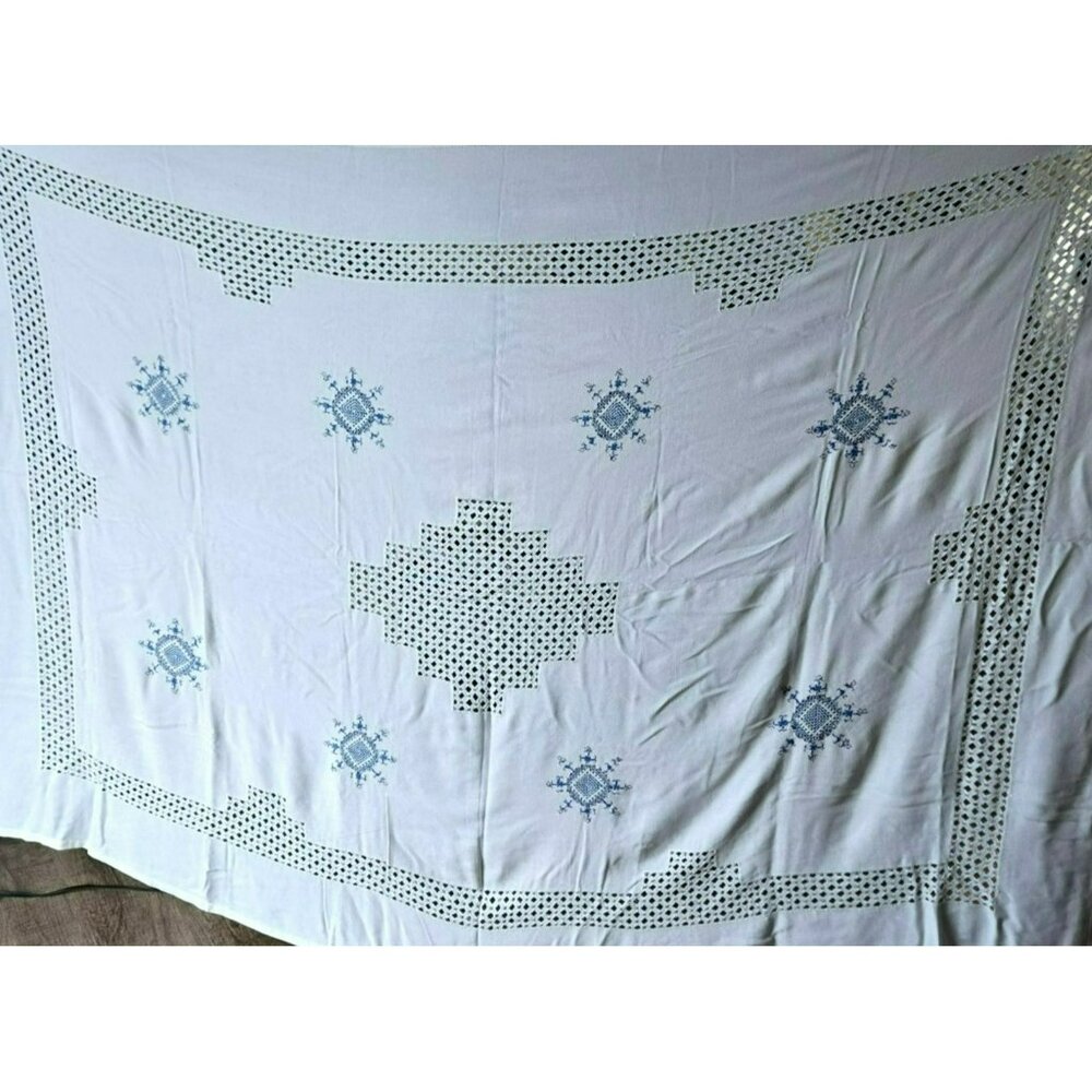 VTG White Cotton Tablecloth Blue Snowflake Embroidery Crochet Open Work 80x56